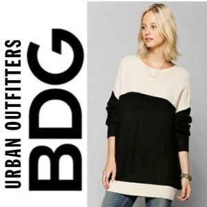 Urban Outfitters BDG Oversize Color Block Sweater Black Cream Long Sleeve Wmn M